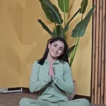 مربی یوگا الهام
